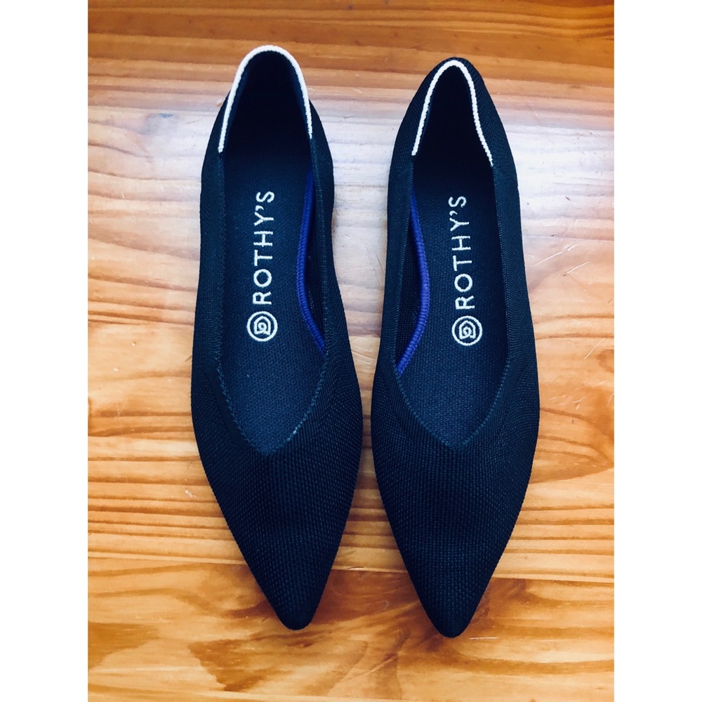 ROTHY’S Pointed toe flats in all-black—NEW W/ BOX